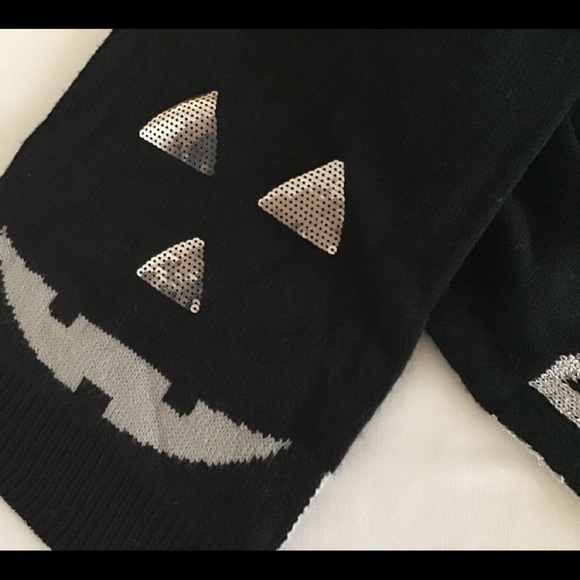 New Halloween Festive Warm Scarf! - Picture 2 of 7